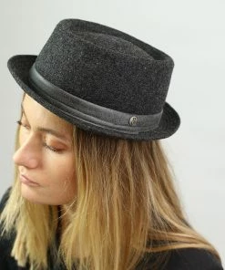 Collection Astoria -Ivy Cap Sales Store astoria 202010301535141