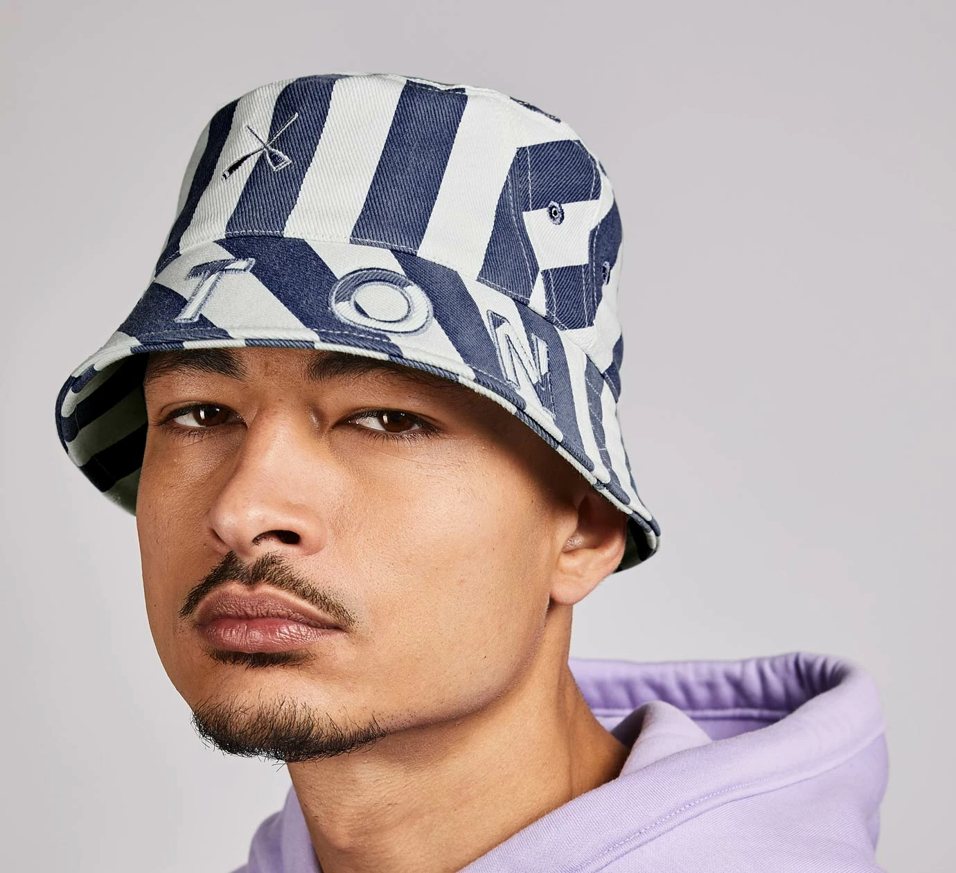 Béton Ciré Bucket Hat Sunny Stripes 4 Béton Ciré Bucket Hat Sunny Stripes - Image 2