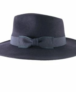 Couture L'invincible -Ivy Cap Sales Store chapeau femme hiver invincible marine 202012161519031