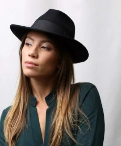 Couture Le Charmant -Ivy Cap Sales Store px5303 2 20211011140744